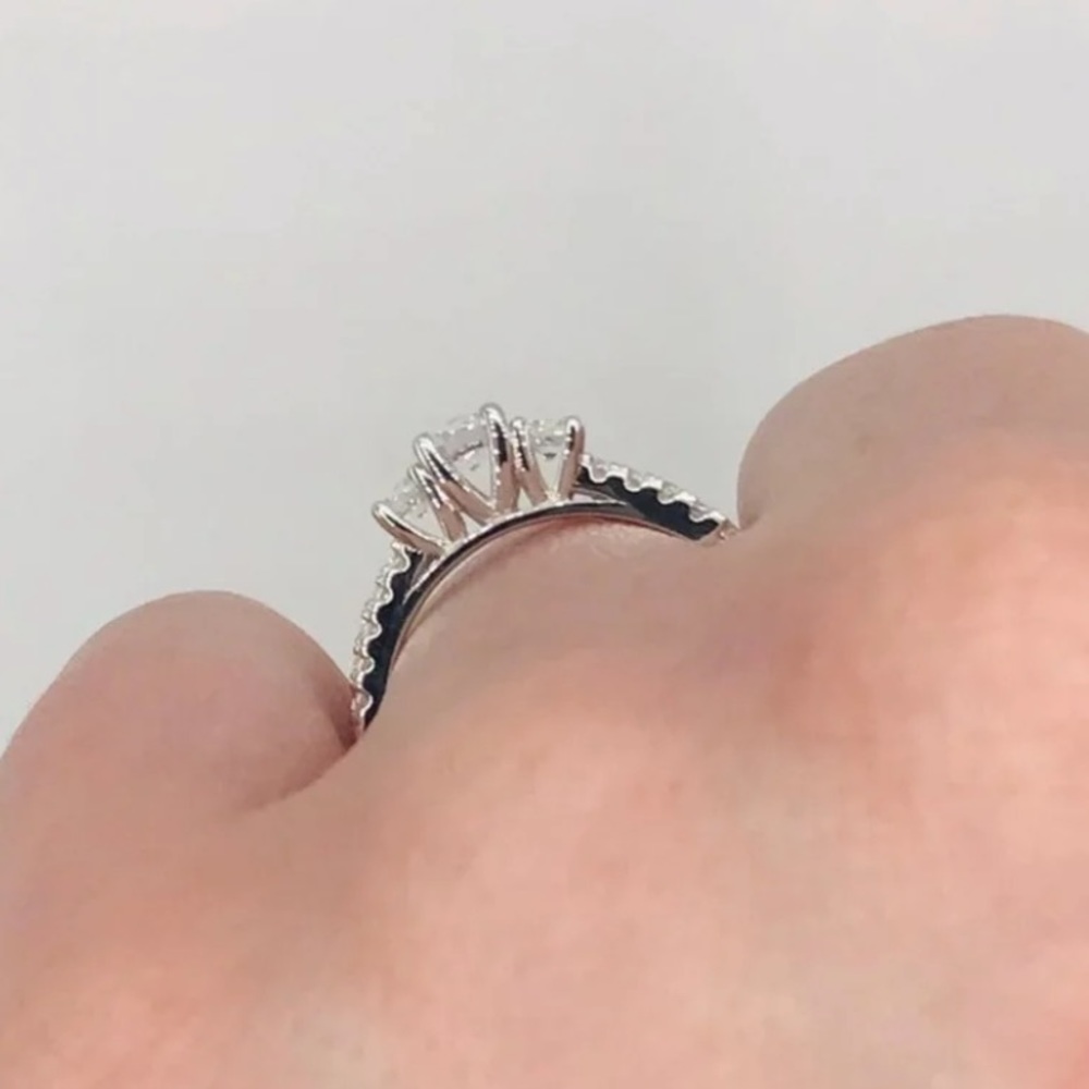 Ring - Picture 3 of 8